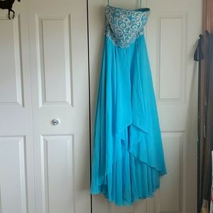 Women's strapless chiffon prom dress
